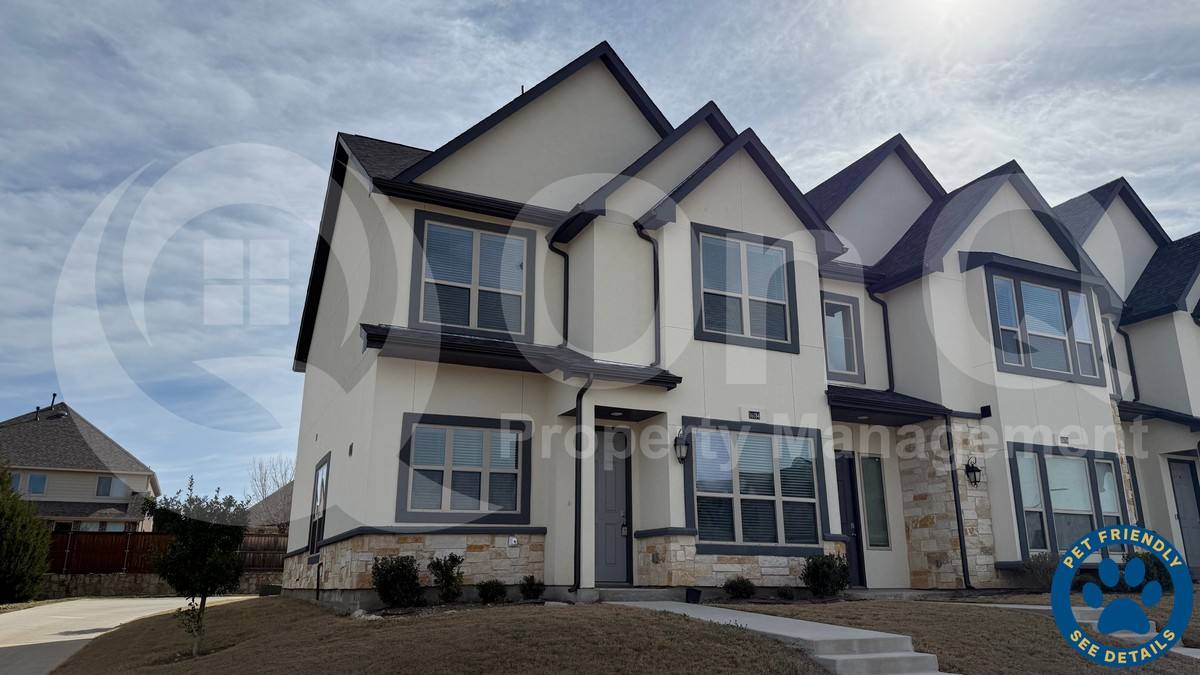 Townhouse for rent at 16184 Doe Lake Dr, Little Elm, TX 75068