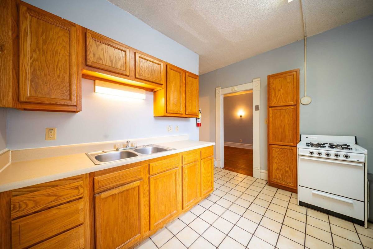 Apartment for rent at 250 1 2 W 5th Ave #R, Columbus, OH 43201