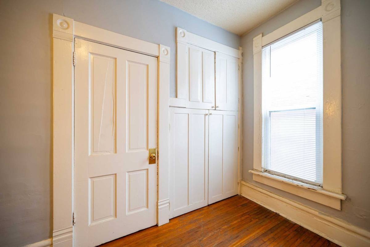 Apartment for rent at 250 1 2 W 5th Ave #R, Columbus, OH 43201