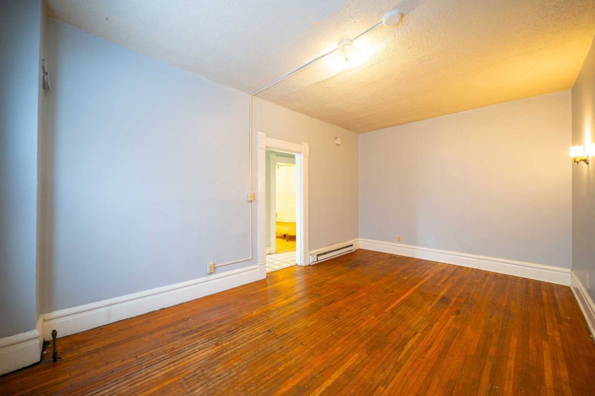 Apartment for rent at 250 1 2 W 5th Ave #R, Columbus, OH 43201