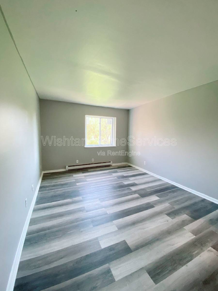 Apartment for rent at 220 Charleston Blvd #5, Macomb, IL 61455