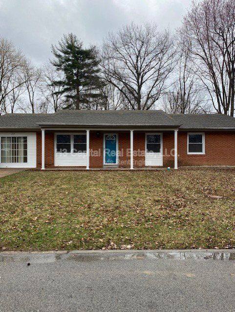House for rent at 215 Dogwood Lane, Fairview Heights, IL 62208