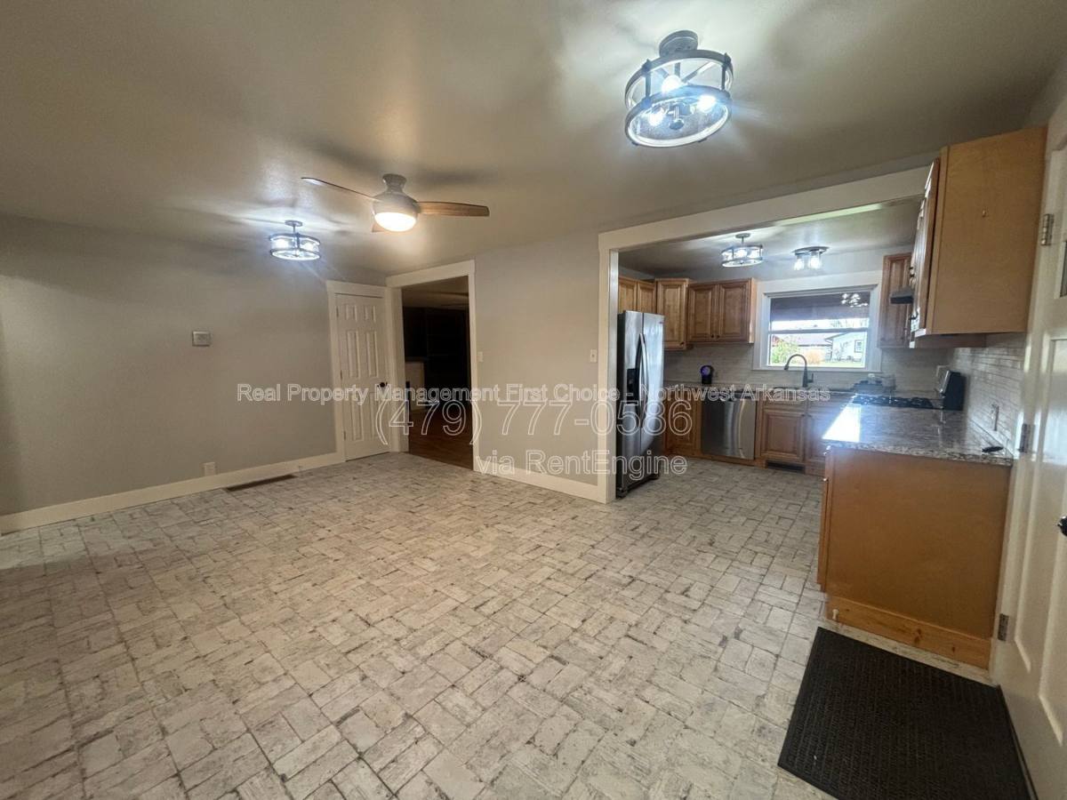 House for rent at 717 NW 6th St, Bentonville, AR 72712