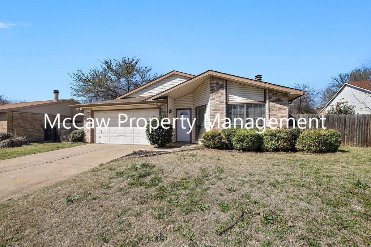 House for rent at 7933 Bermejo Rd, Fort Worth, TX 76112