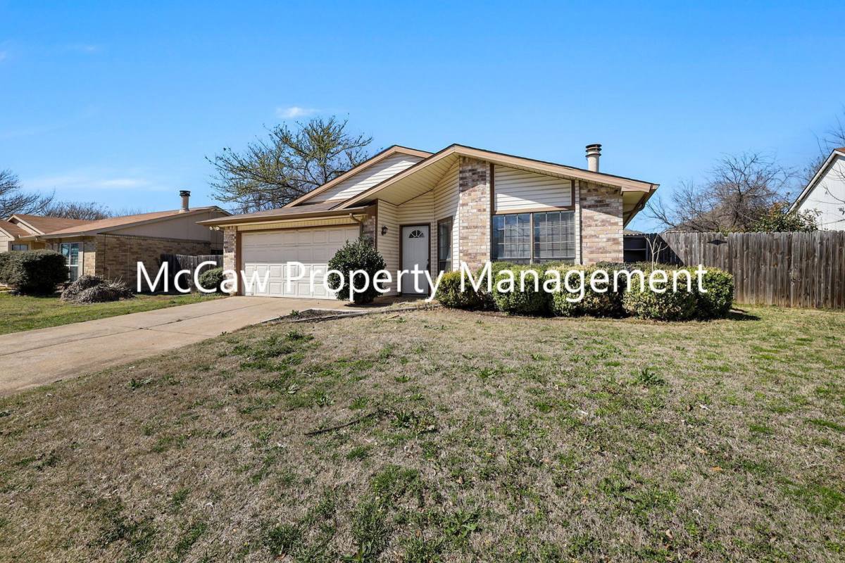 House for rent at 7933 Bermejo Rd, Fort Worth, TX 76112