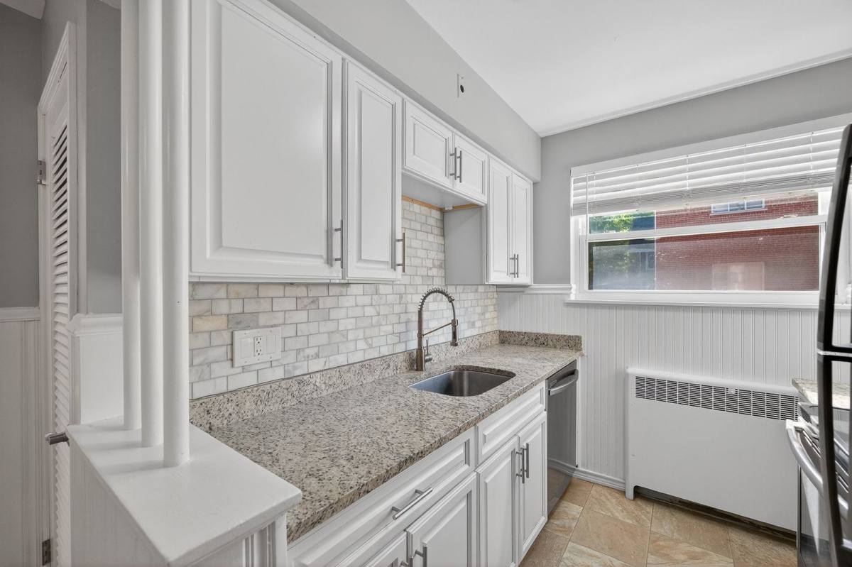 Apartment for rent at 6402 Montgomery Rd #5, Cincinnati, OH 45213