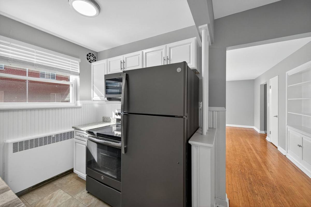 Apartment for rent at 6402 Montgomery Rd #5, Cincinnati, OH 45213