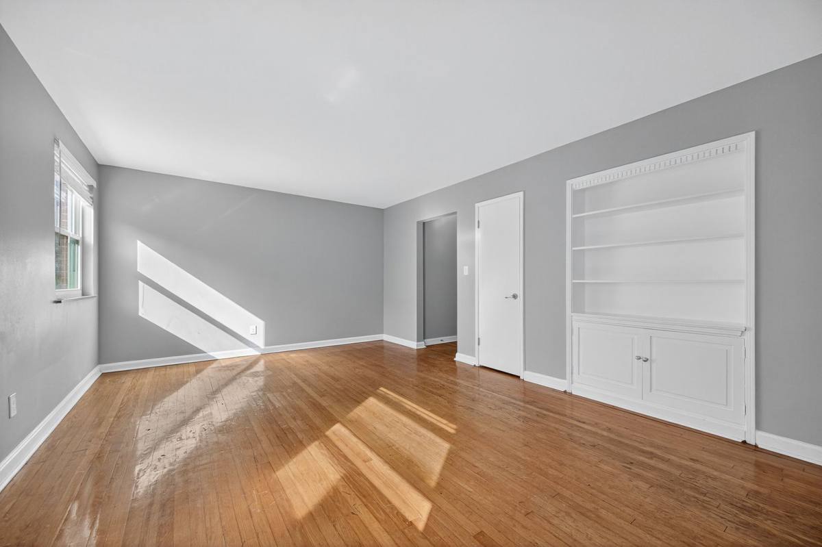 Apartment for rent at 6402 Montgomery Rd #5, Cincinnati, OH 45213