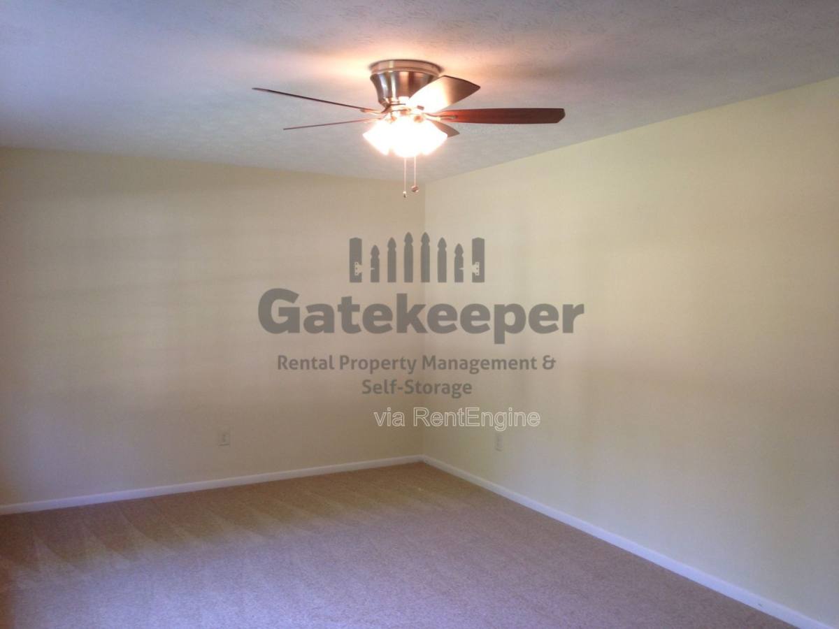 House for rent at 695 Georgia Ave, Fayetteville, GA 30214