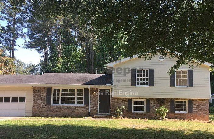House for rent at 695 Georgia Ave, Fayetteville, GA 30214