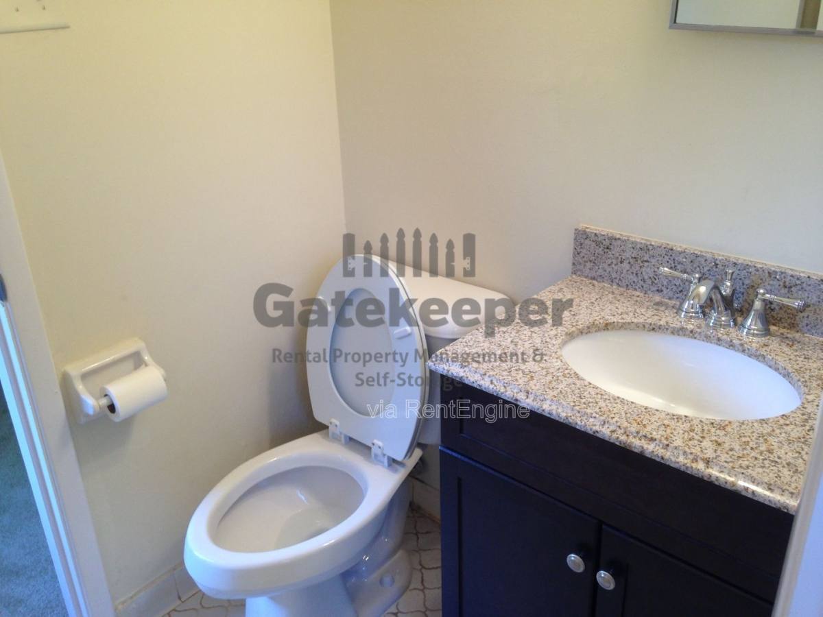 House for rent at 695 Georgia Ave, Fayetteville, GA 30214