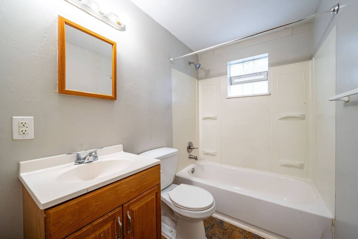 Apartment for rent at 511 Elsmere St, Columbus, OH 43206
