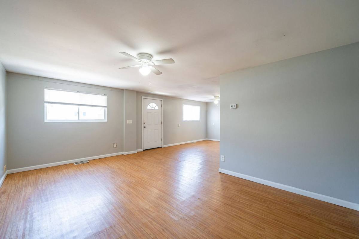 Apartment for rent at 511 Elsmere St, Columbus, OH 43206