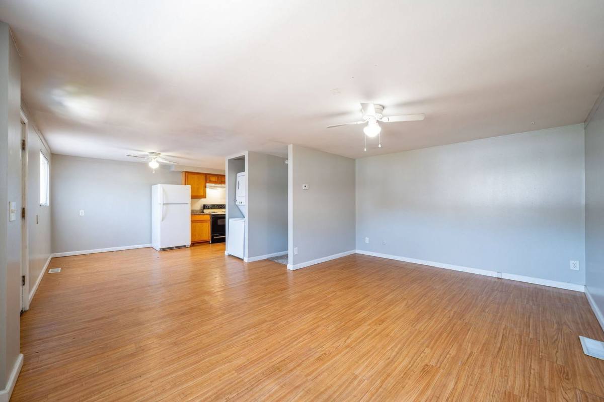 Apartment for rent at 511 Elsmere St, Columbus, OH 43206