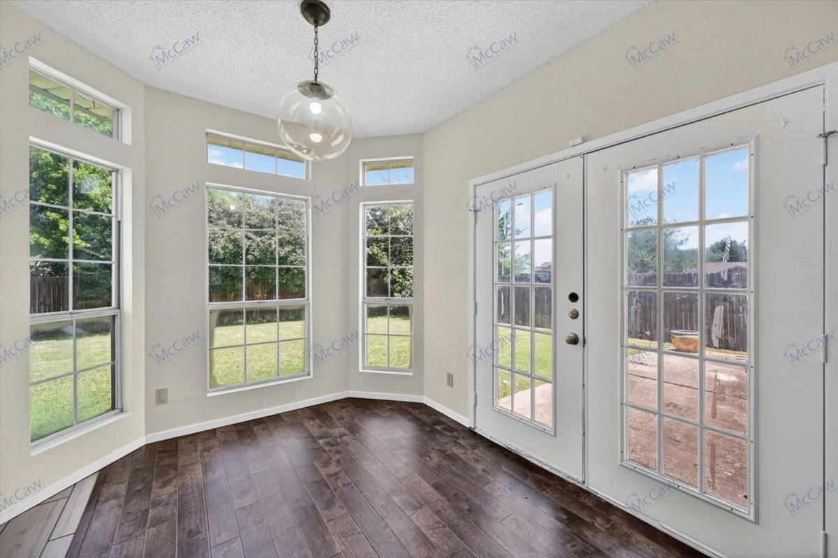 House for rent at 529 Nightshade Dr, Arlington, TX 76018
