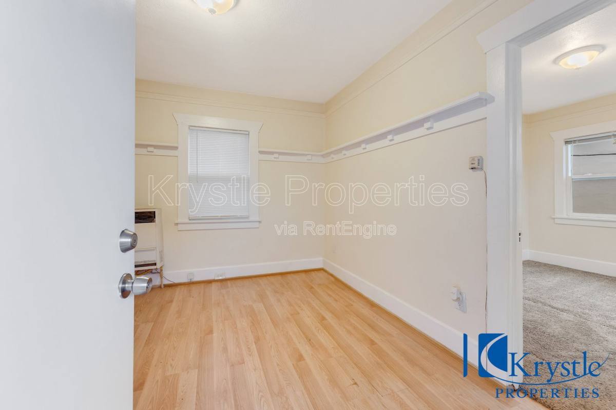 Apartment for rent at 1117 Sutter St, Vallejo, CA 94590
