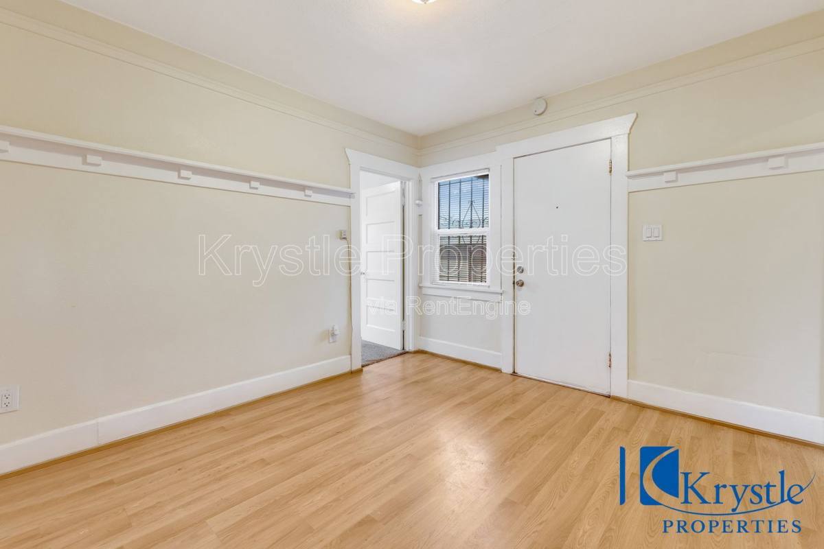 Apartment for rent at 1117 Sutter St, Vallejo, CA 94590