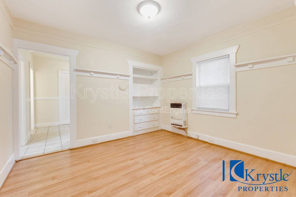 Apartment for rent at 1117 Sutter St, Vallejo, CA 94590