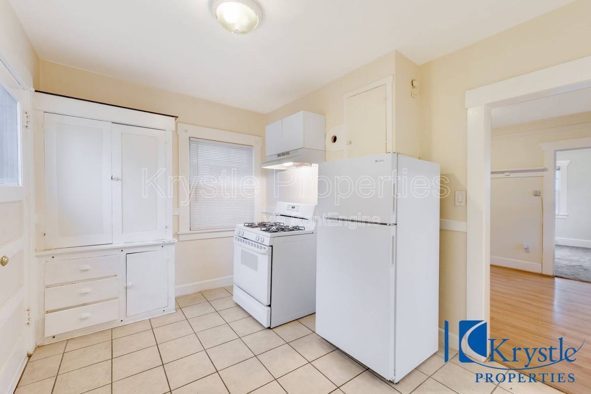 Apartment for rent at 1117 Sutter St, Vallejo, CA 94590