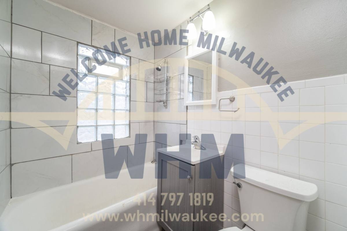 Apartment for rent at 5510 N 34th St, Milwaukee, WI 53209