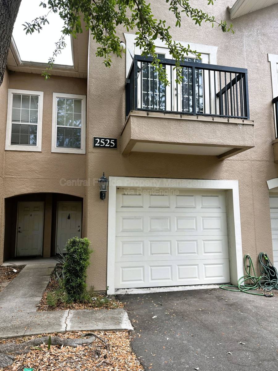 Townhouse for rent at 2525 Lancien Court, Orlando, FL 32826