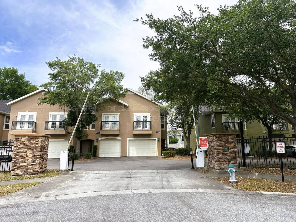 Townhouse for rent at 2525 Lancien Court, Orlando, FL 32826