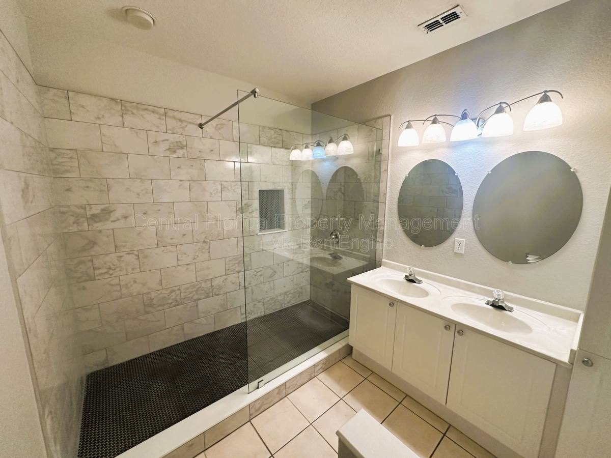 Townhouse for rent at 2525 Lancien Court, Orlando, FL 32826