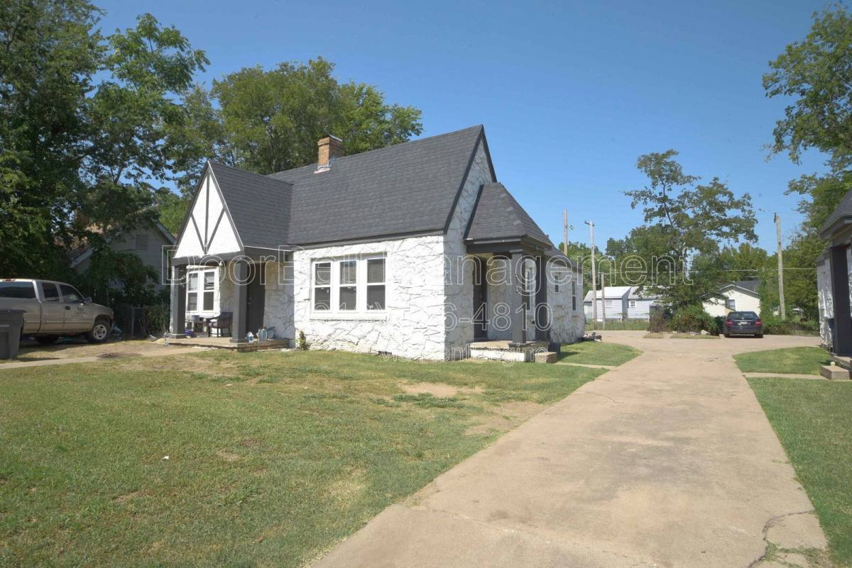 Apartment for rent at 613 E Xyler St, Tulsa, OK 74106