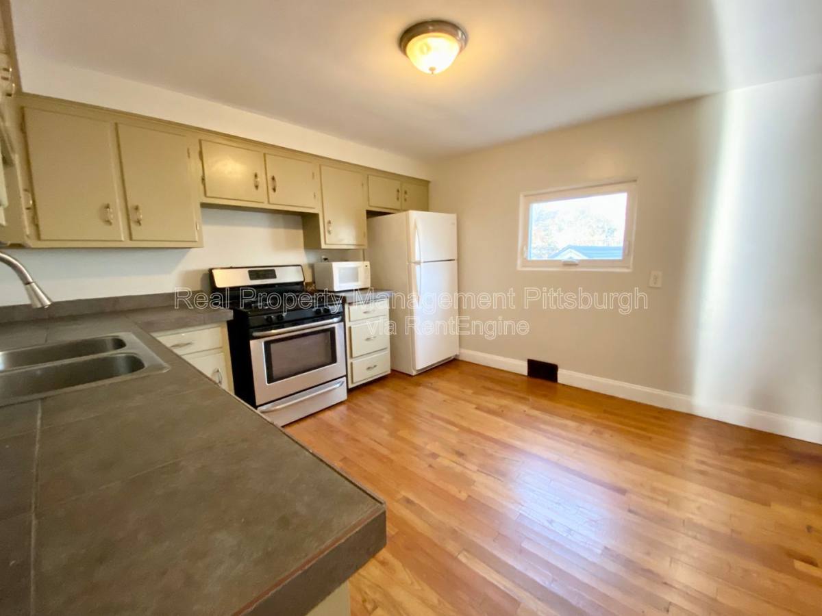 Apartment for rent at 825 Collins St #2, Pittsburgh, PA 15206