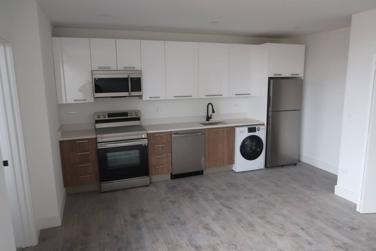 Apartment for rent at 941 W Carmen Ave #407, Chicago, IL 60640