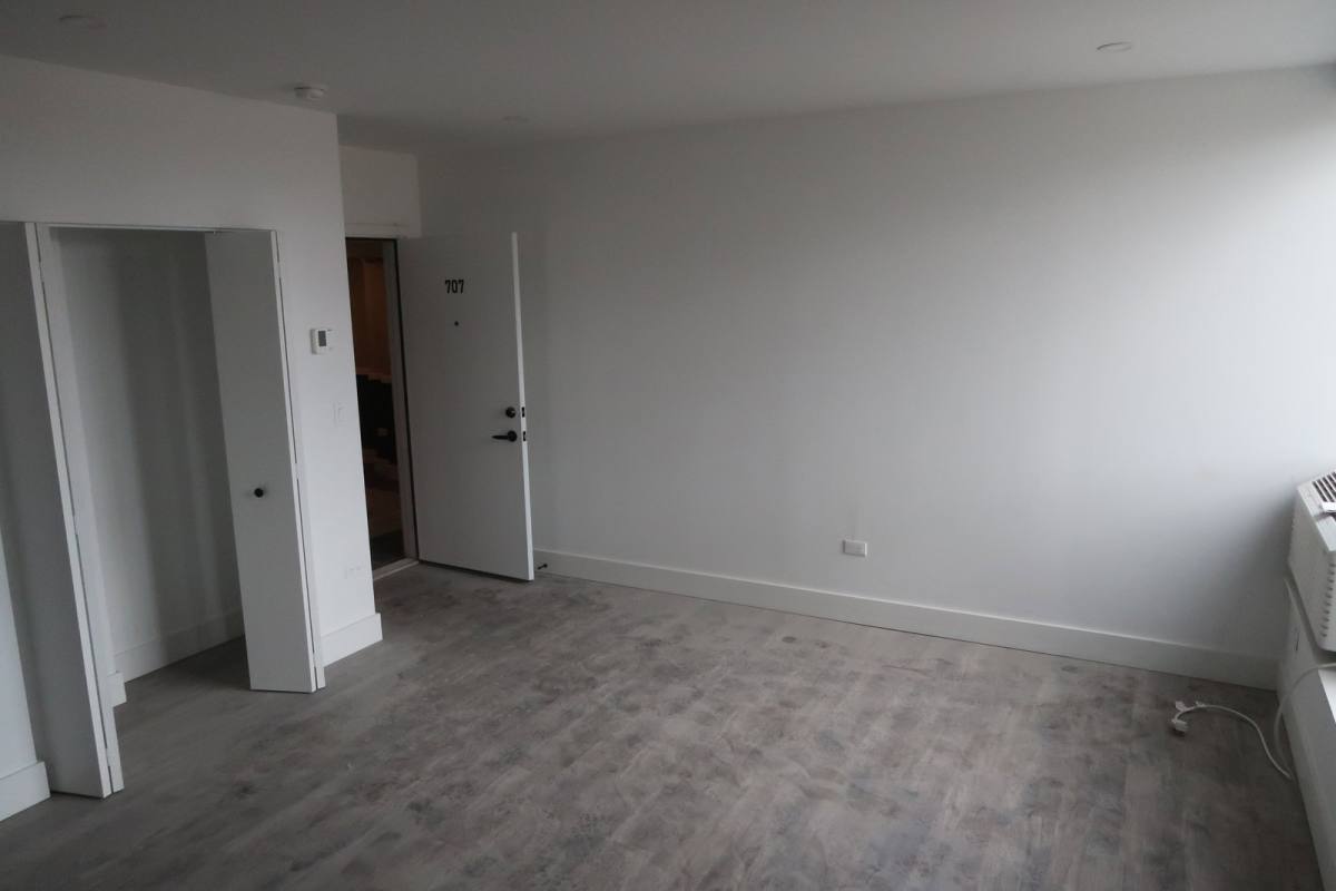 Apartment for rent at 941 W Carmen Ave #407, Chicago, IL 60640