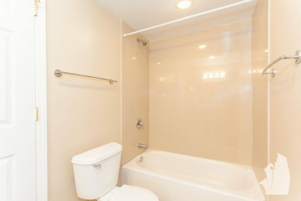 Apartment for rent at 4242 N Sheridan Rd #420, Chicago, IL 60613