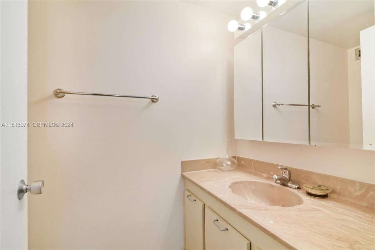 Condo for rent at 2500 Parkview Dr #1610, Hallandale, FL 33009