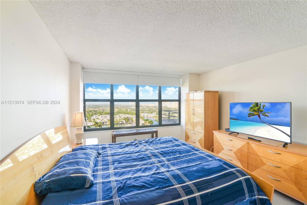 Condo for rent at 2500 Parkview Dr #1610, Hallandale, FL 33009