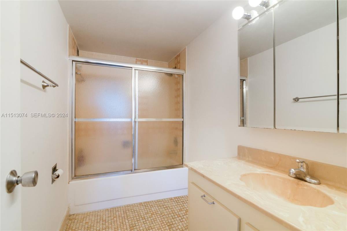 Condo for rent at 2500 Parkview Dr #1610, Hallandale, FL 33009