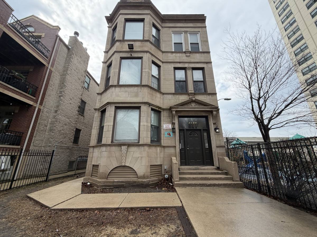 Apartment for rent at 4832 N Winthrop Ave #2W, Chicago, IL 60640