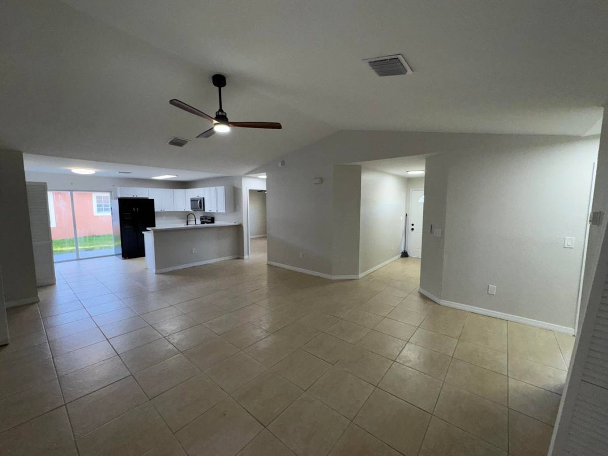 House for rent at 618 NE 1st St #A, Boynton Beach, FL 33435