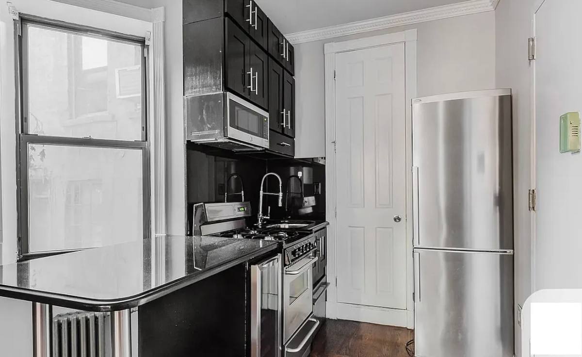 Apartment for rent at 325 E 5th St #B1, New York, NY 10003