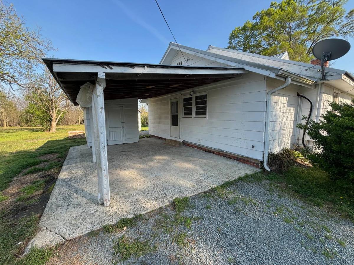 House for rent at 6919 Deep Spring Rd, Wingate, NC 28174