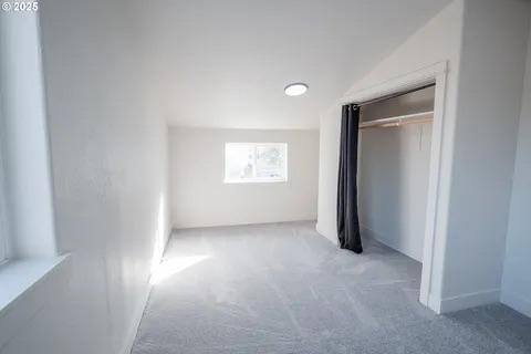 House for rent at 2552 Edison St, Eugene, OR 97402