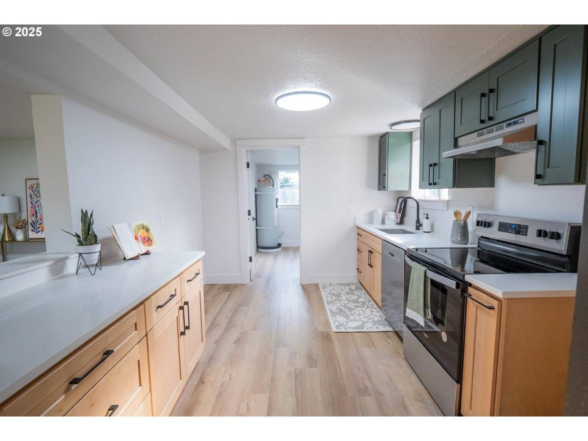 House for rent at 2552 Edison St, Eugene, OR 97402