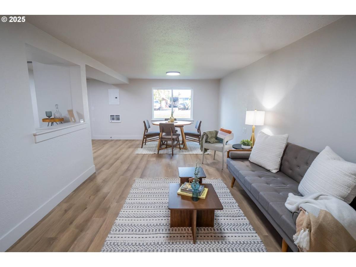 House for rent at 2552 Edison St, Eugene, OR 97402