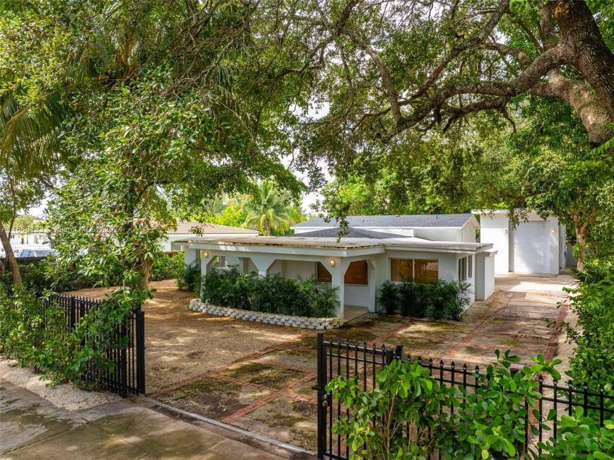 House for rent at 15104 N Miami Ave, Miami, FL 33169