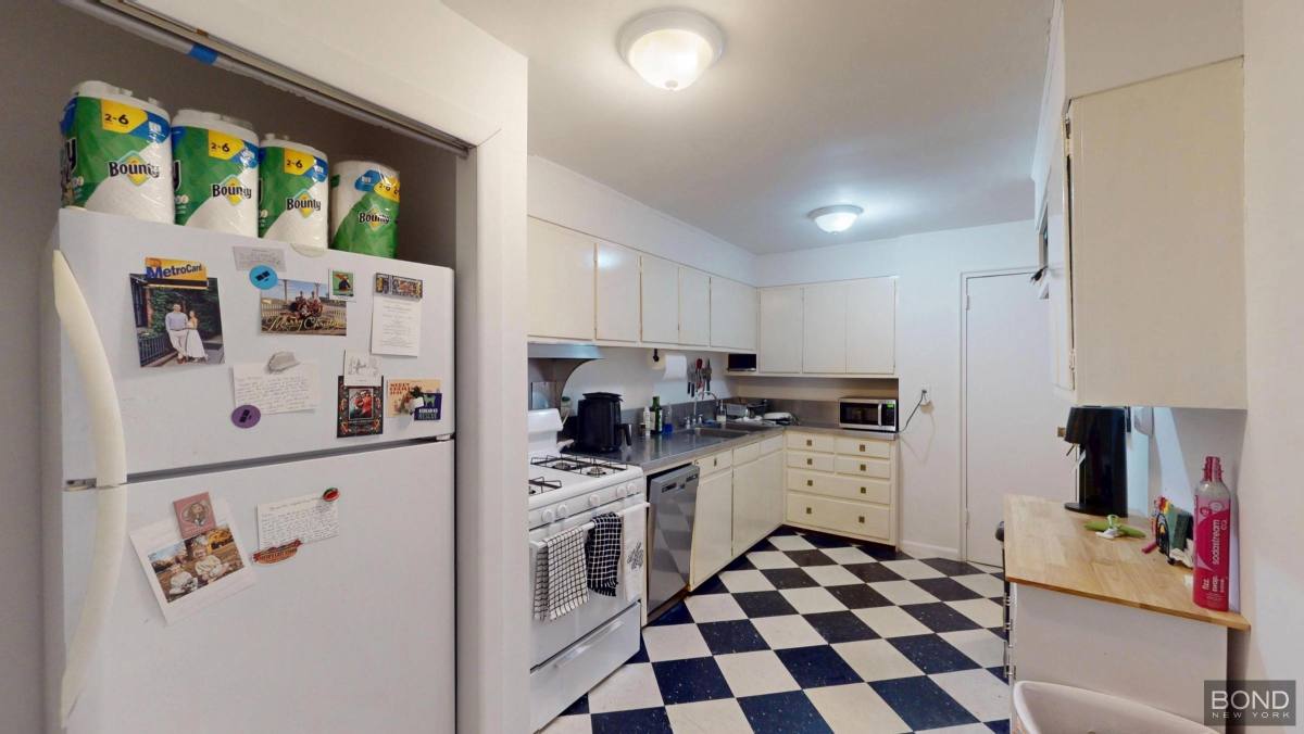 Apartment for rent at 1662 First Ave #2, New York, NY 10028