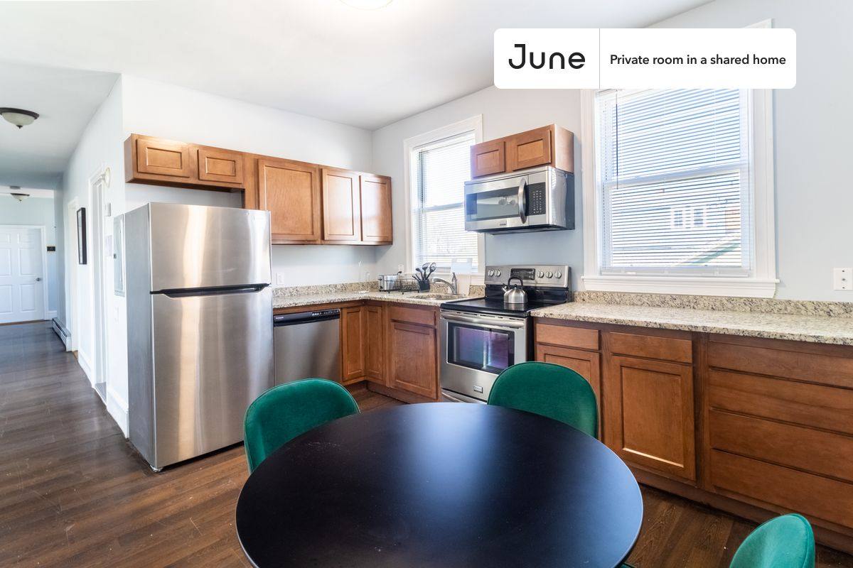 Apartment for rent at 16 Glenway St #B, Dorchester, MA 02121