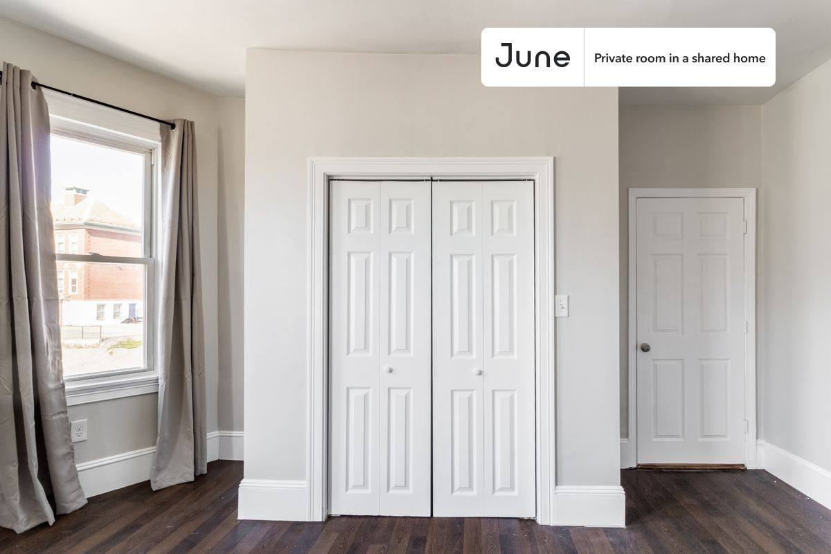 Apartment for rent at 16 Glenway St #B, Dorchester, MA 02121