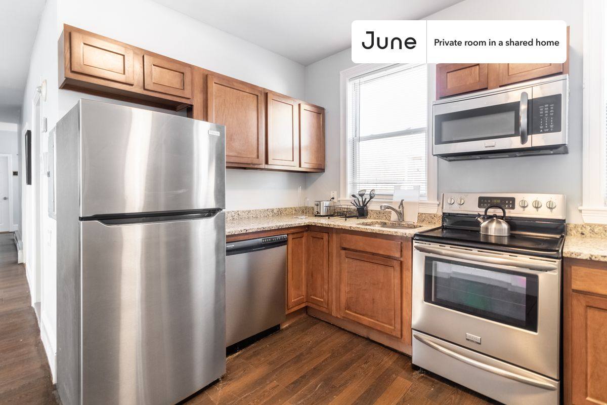 Apartment for rent at 16 Glenway St #B, Dorchester, MA 02121