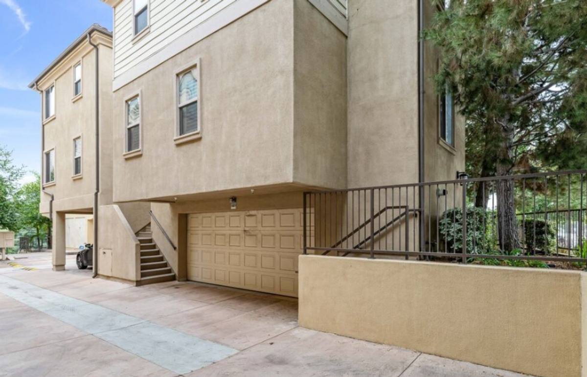 House for rent at 26404 S Vermont Ave, Harbor City, CA 90710