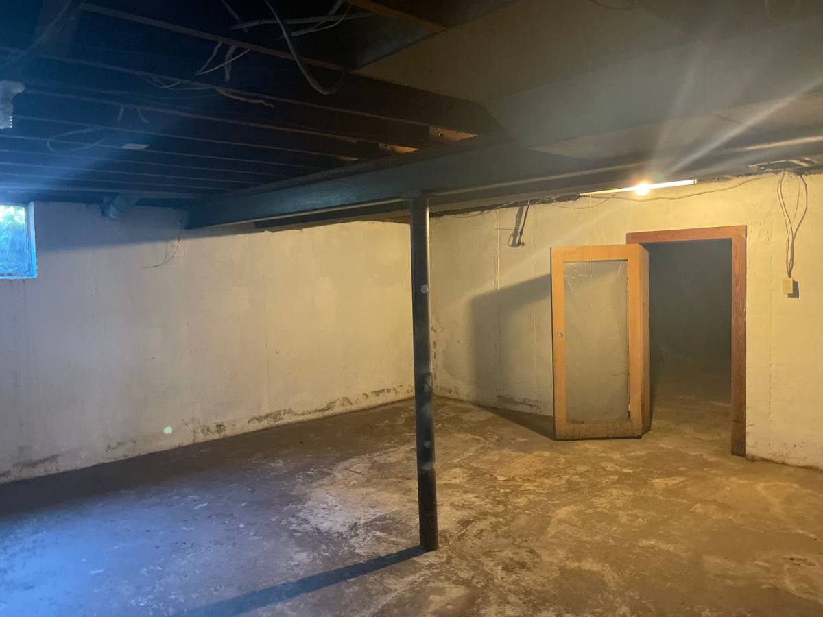 House for rent at 7704 E 75th Terrace, Kansas City, MO 64138