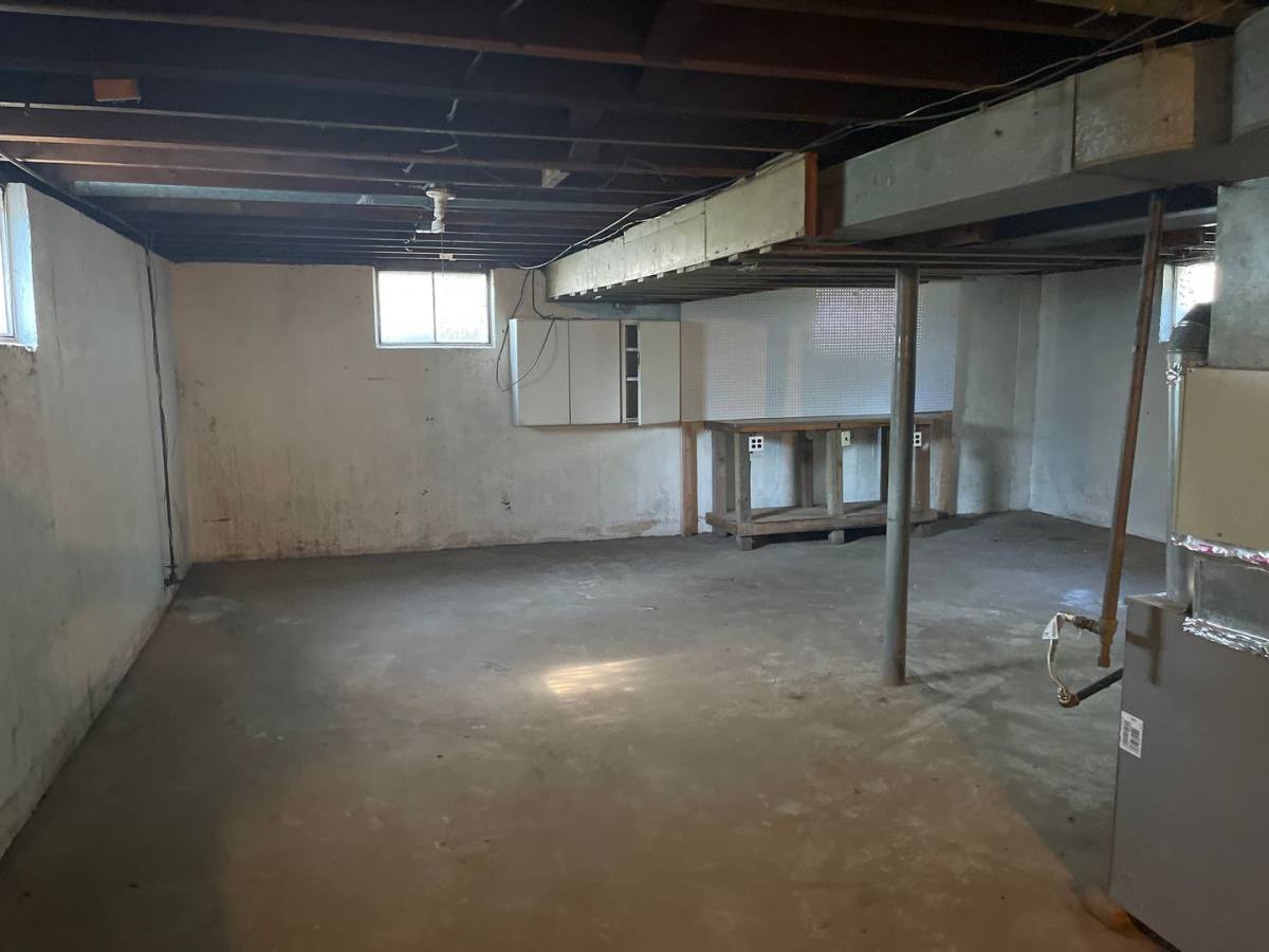House for rent at 7704 E 75th Terrace, Kansas City, MO 64138